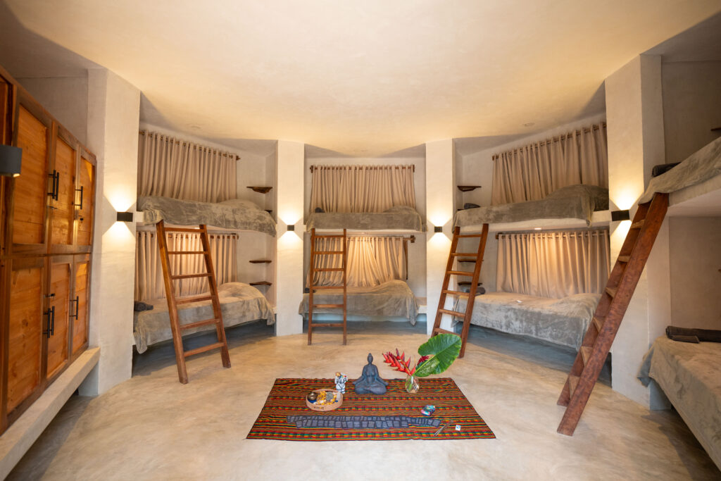 hostal leisy alta 35